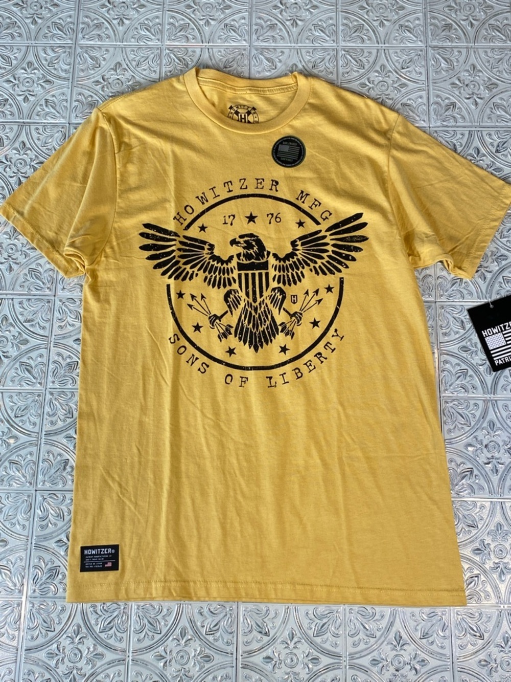 Howitzer Men Sons of Liberty Graphic T-Shirt Yellow NWT